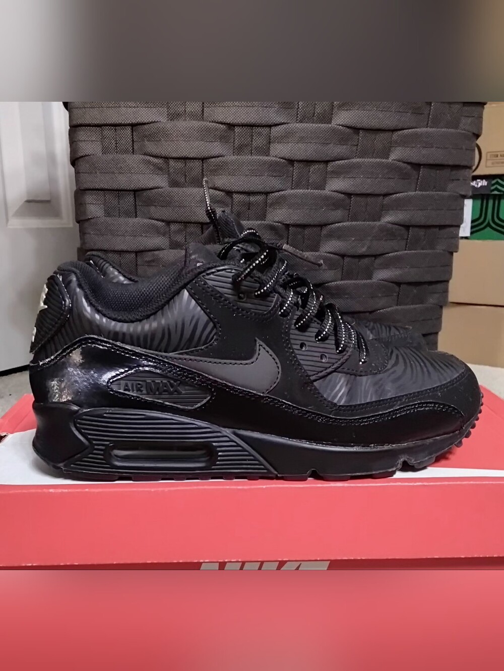 Nike Air Max 90, Black, Size 8 Women/6.5 Youth - Picture 8 of 14